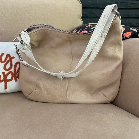 Coach Handbag - Picture 2 of 4